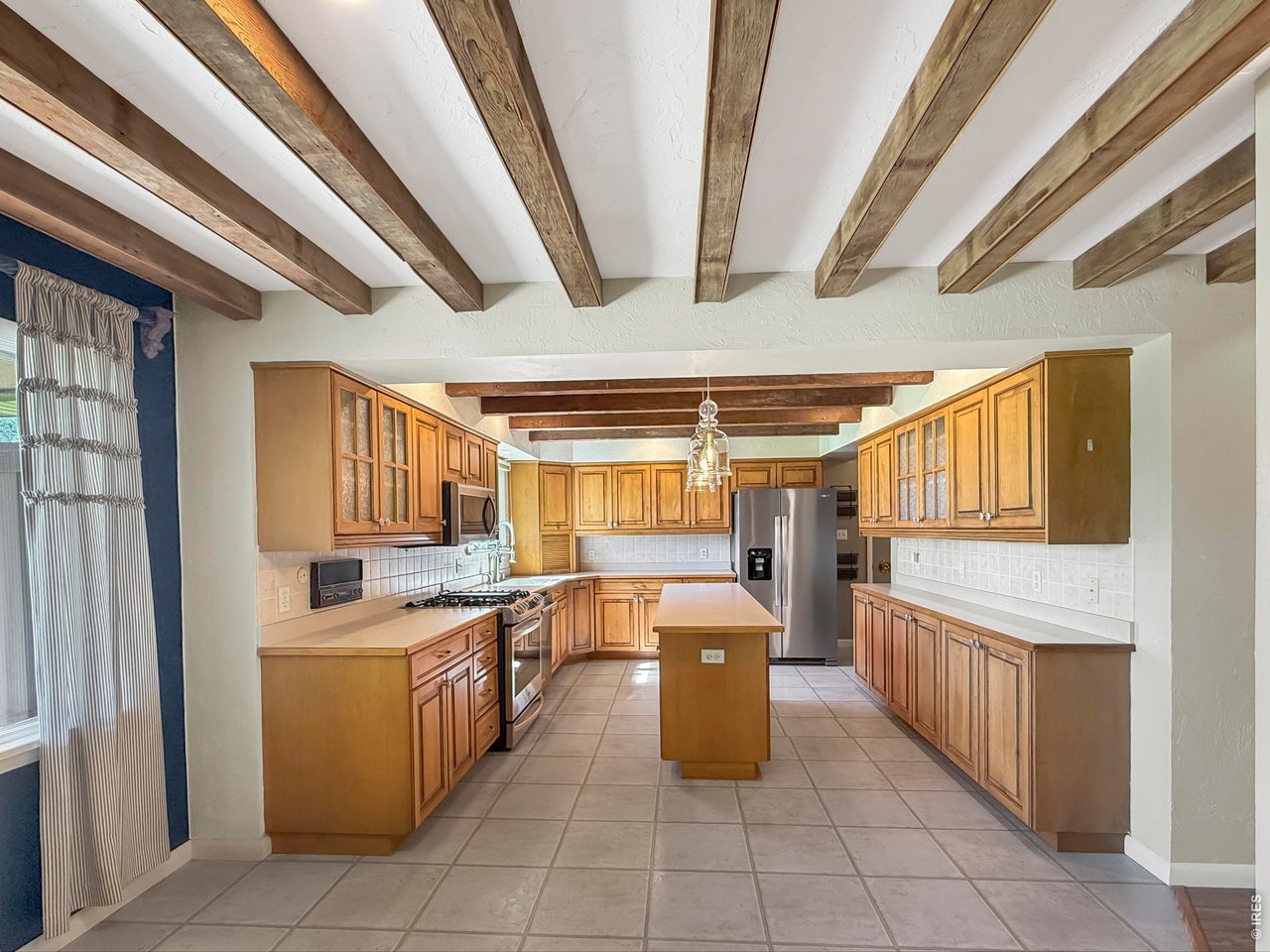 Property Photo 14 Kitchen
