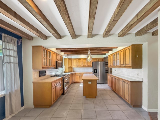 Property Photo 14 Kitchen