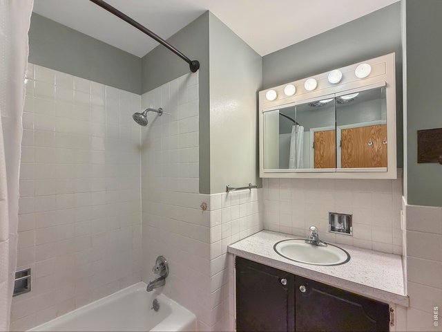 Property Photo 25 Primary Bathroom