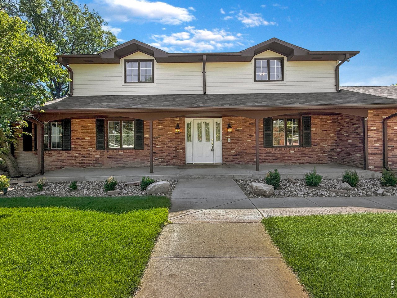 Property Photo 4 Front View