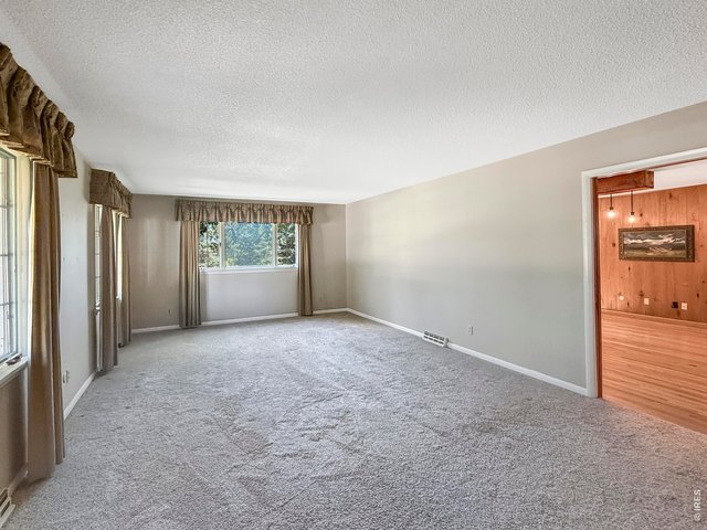 Property Photo 10 Living Room