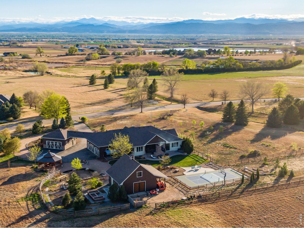 Property Photo 7 Unobstructed mountain views to the Southwest