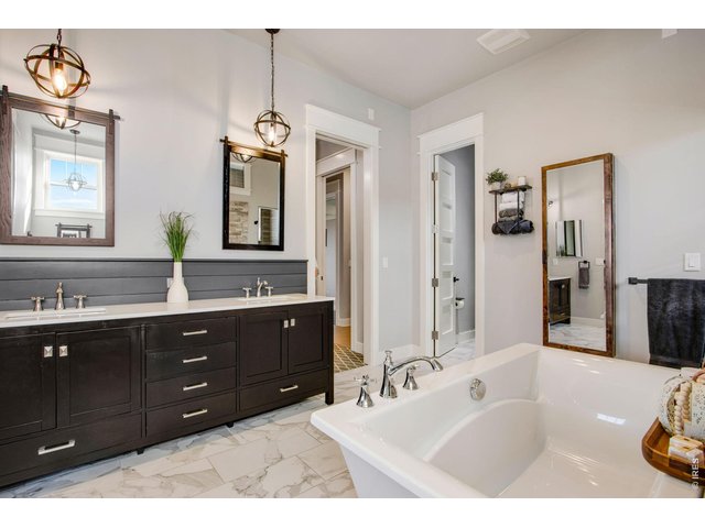 Property Photo 29 Generous bathroom space