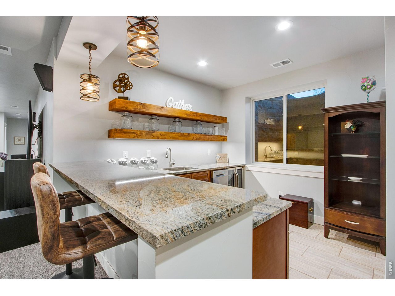 Property Photo 37 Wet Bar