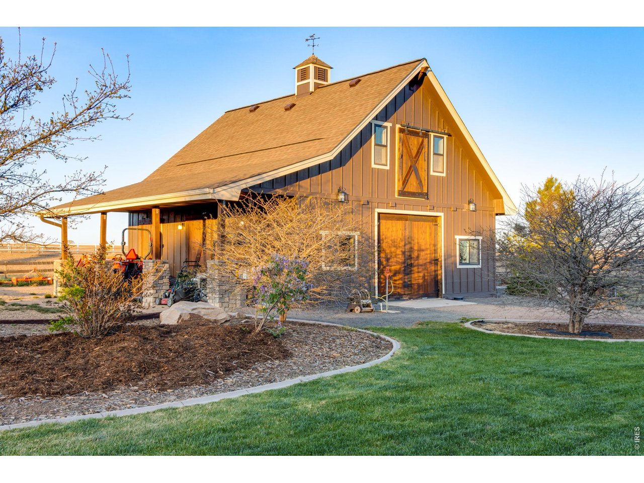 Property Photo 46 900 SF open layout W hay loft or Rec Room upstairs.
