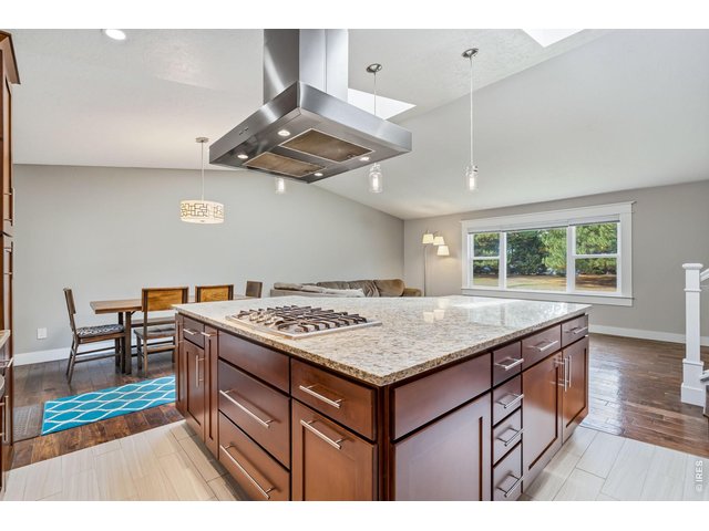 Property Photo 9 Huge granite island with gas range