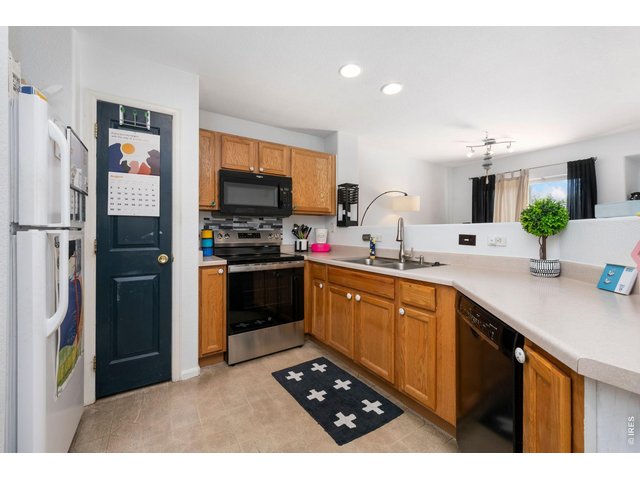 Property Photo 3 Kitchen