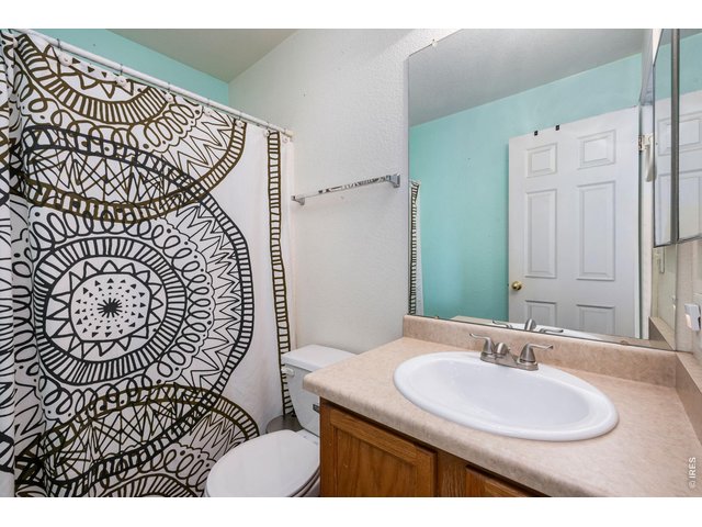 Property Photo 14 Upstairs Full Bathroom