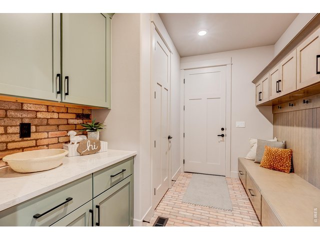 Property Photo 15 Mudroom