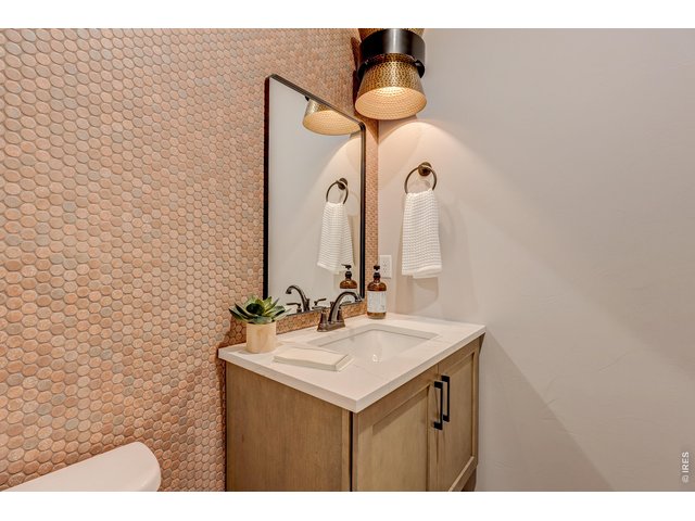 Property Photo 14 Powder Bathroom