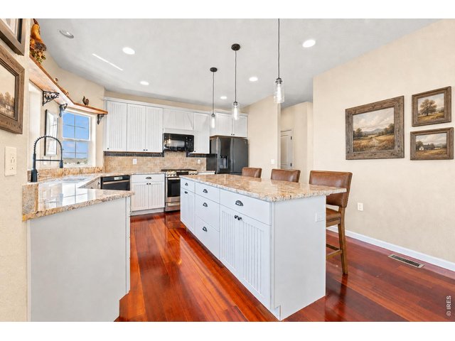 Property Photo 16 Virtually painted. This kitchen couldn't get any better!