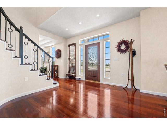 Property Photo 10 Virtually painted. Welcoming entry way!