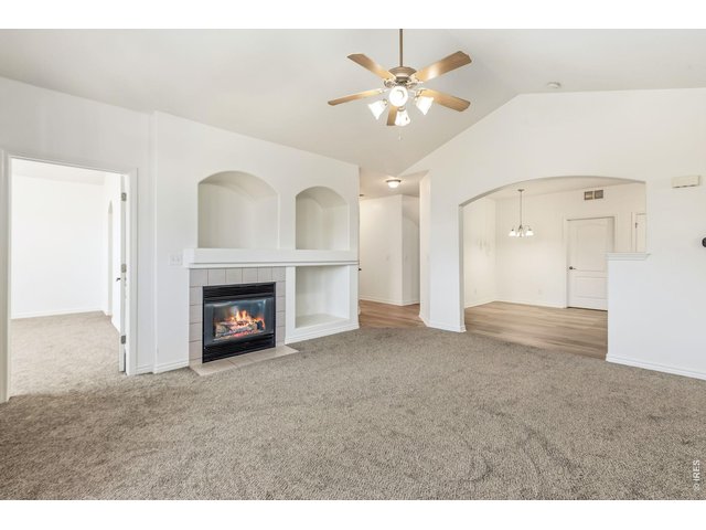 Property Photo 7 Tons of natural light