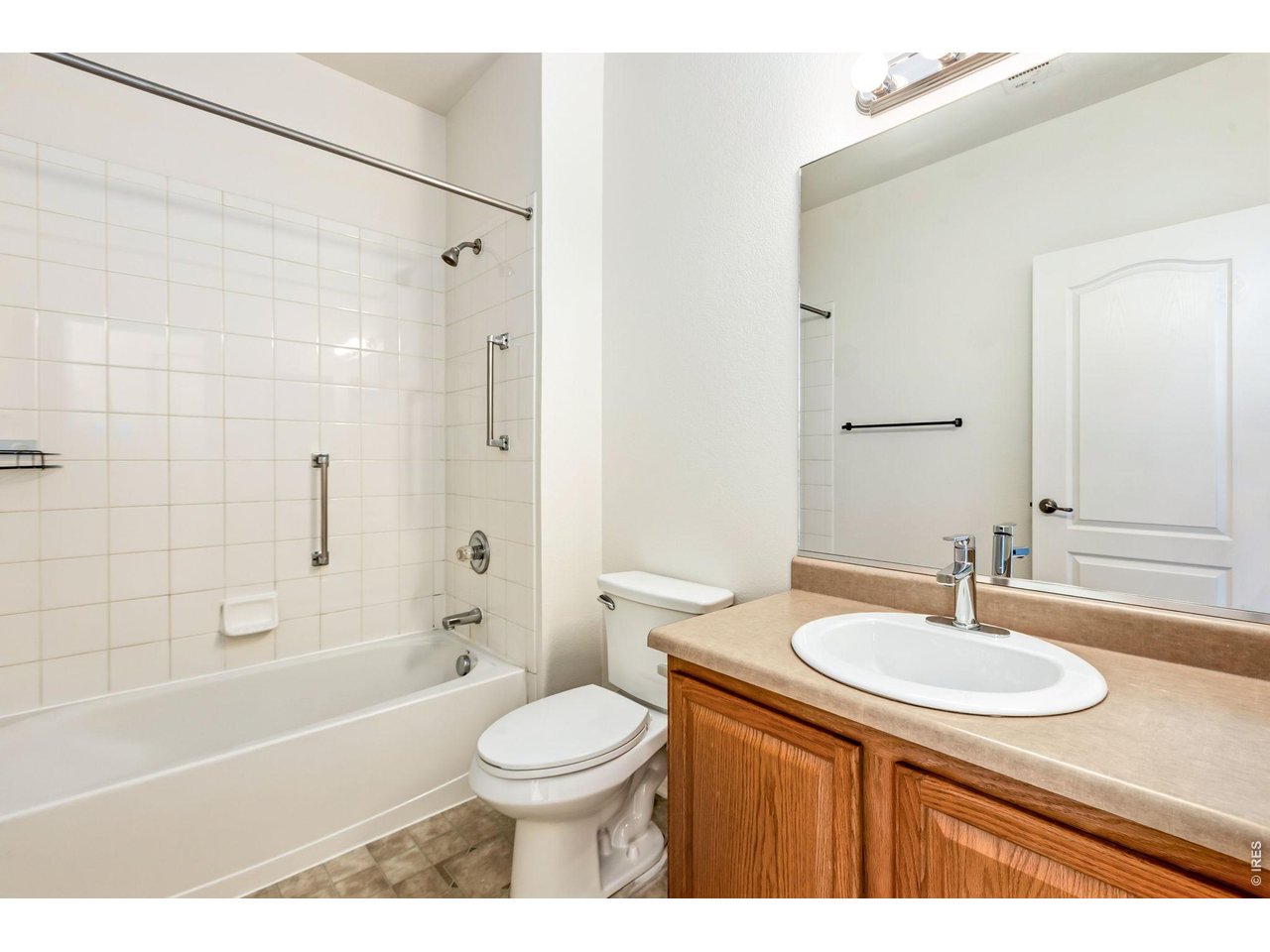 Property Photo 26 Attached bathroom for second en-suite