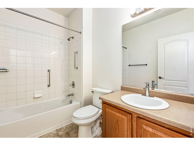 Property Photo 26 Attached bathroom for second en-suite