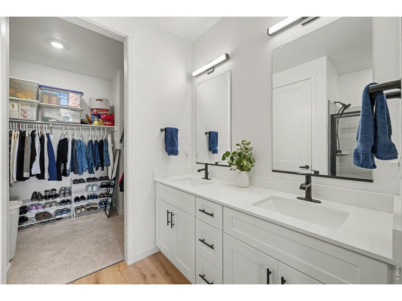 Property Photo 14 Large primary ensuite with large walk in closet