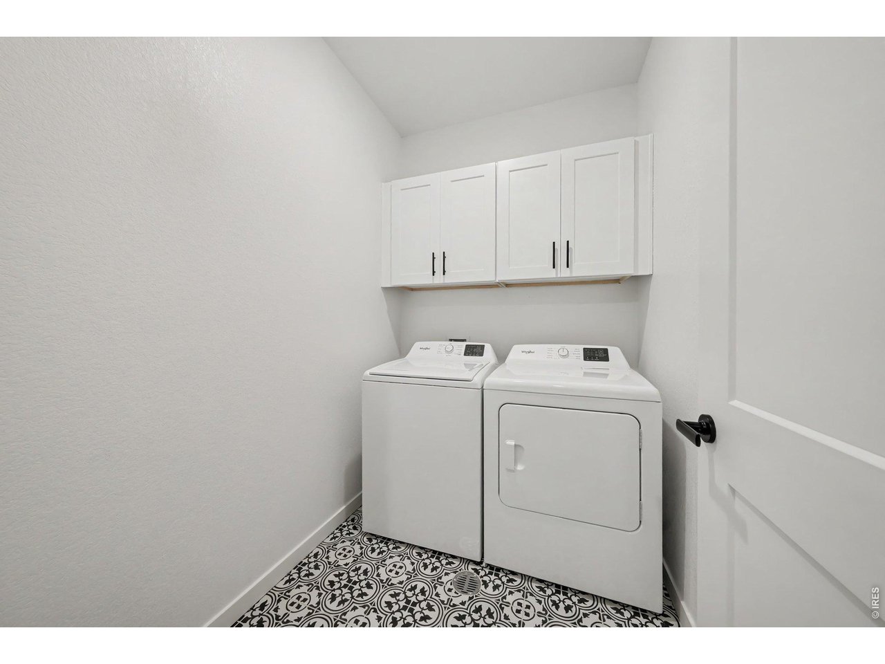 Property Photo 20 Laundry room