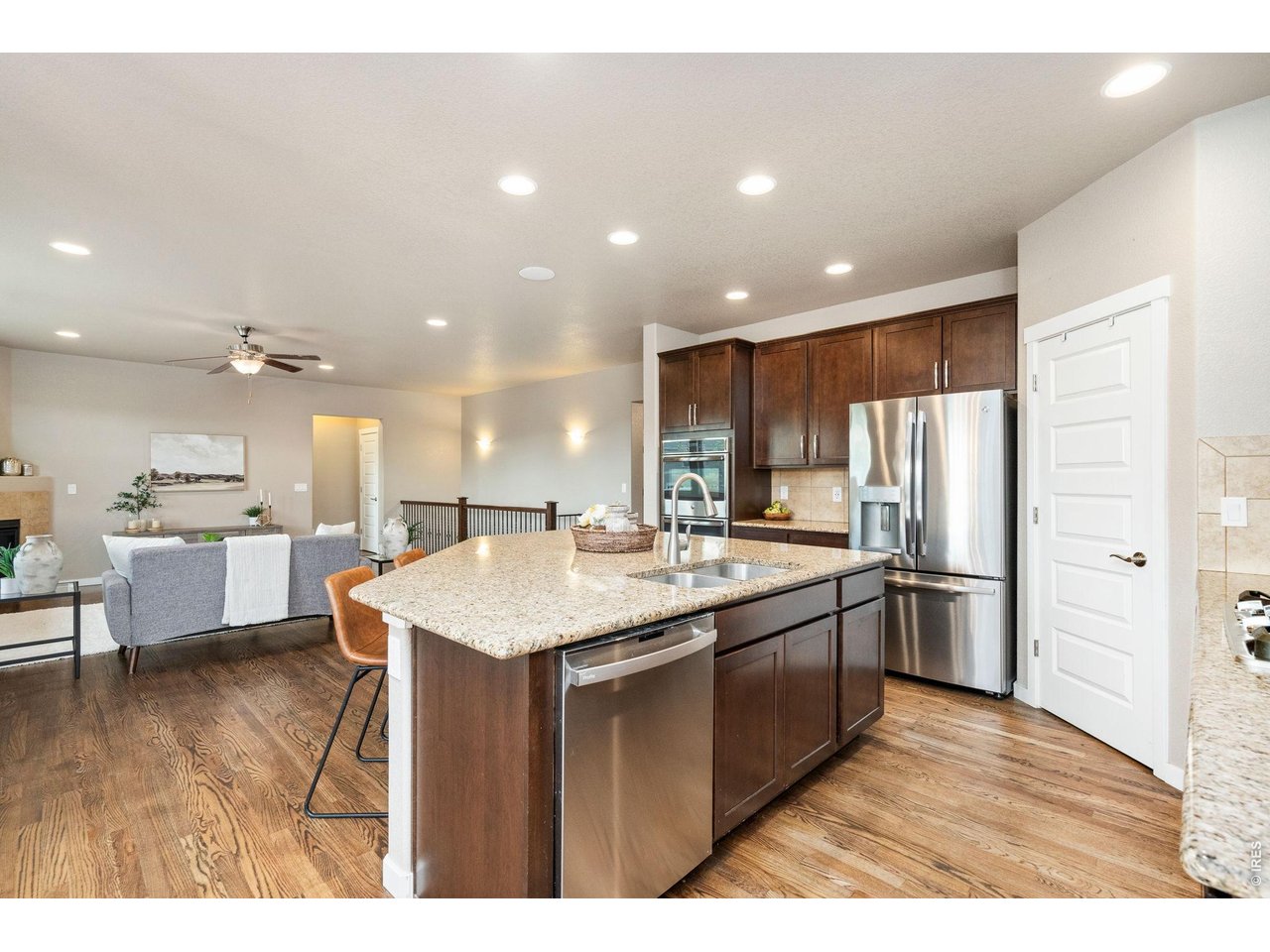 Property Photo 11 All Stainless Appliances Included