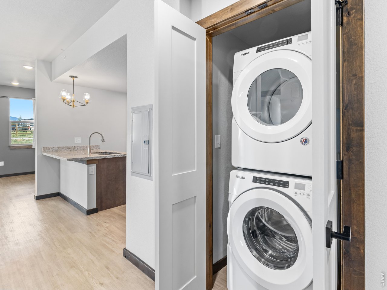 Property Photo 8 Washer/dryer