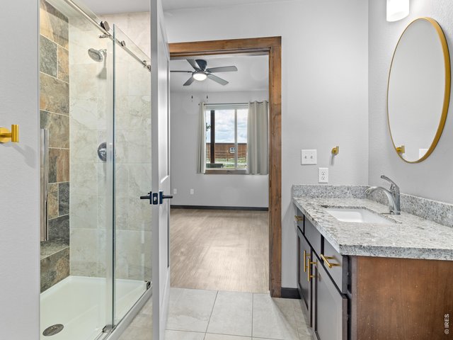 Property Photo 12 Ensuite primary bath