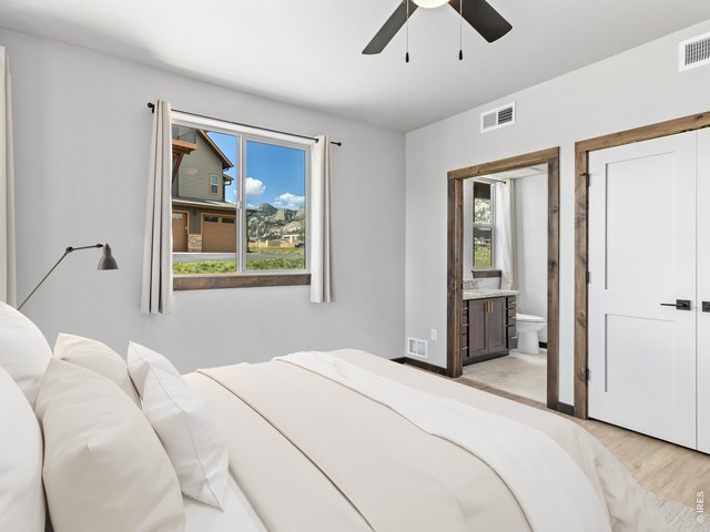 Property Photo 19 Second bedroom - virtually staged