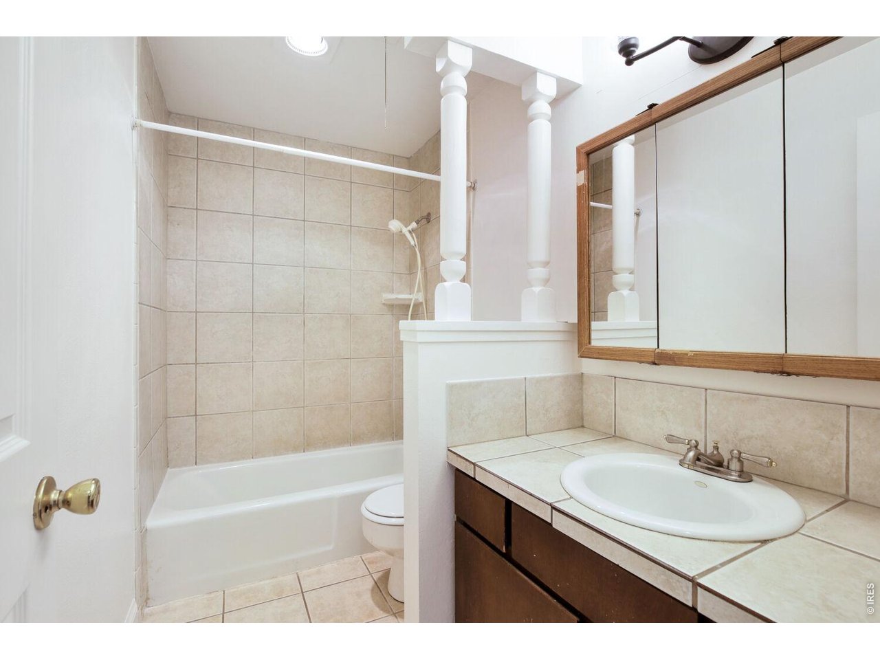 Property Photo 14 Unit 1 bathroom