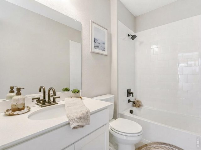 Property Photo 12 Bath 2 -Level 3