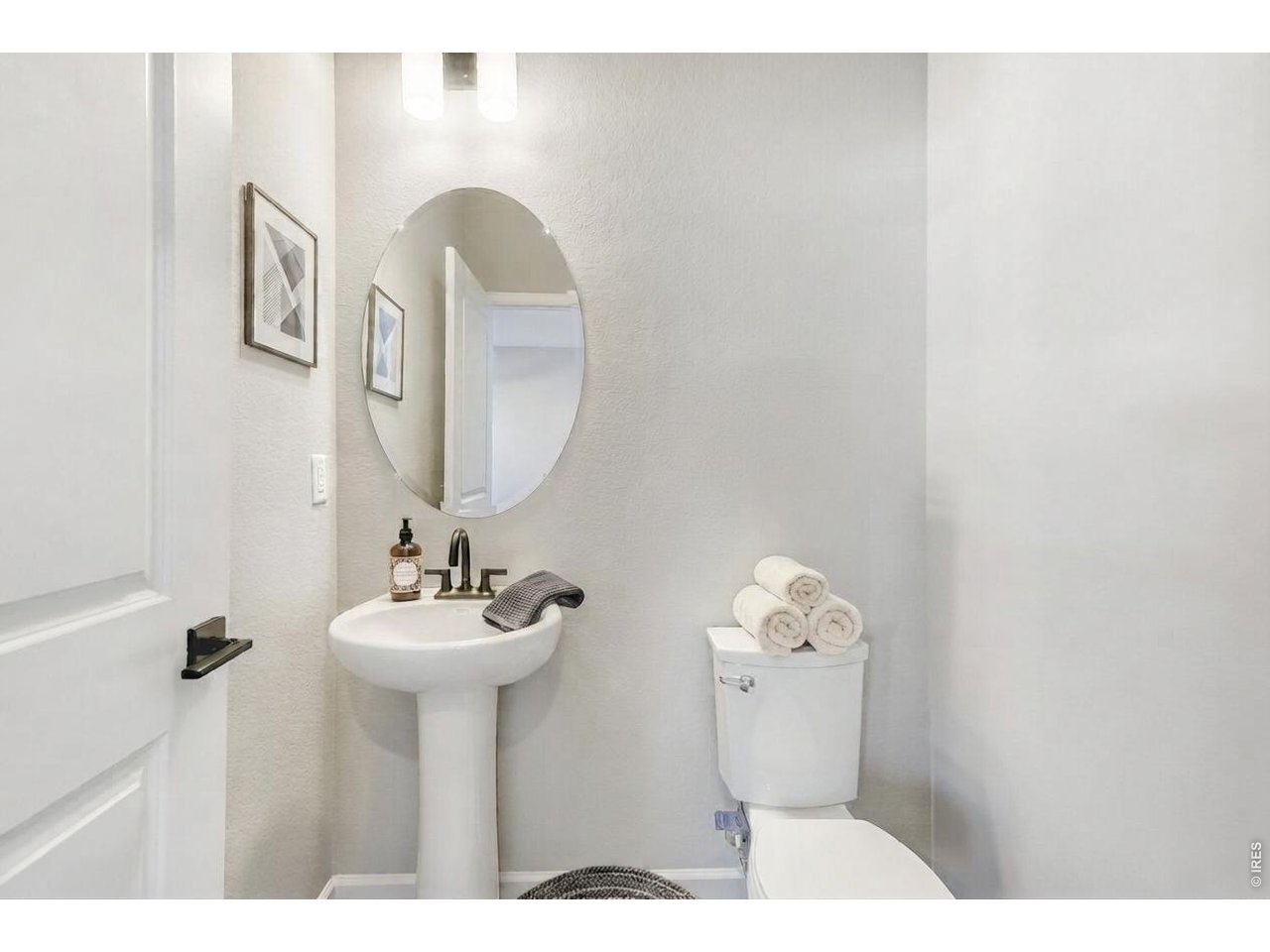 Property Photo 15 Powder Bath- Level 1