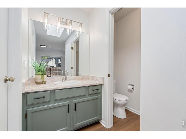 Property Photo 13 Primary bathroom