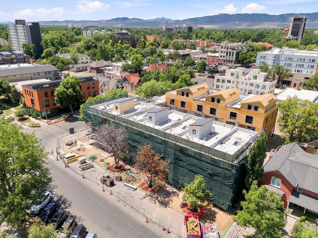 Property Photo 1 Presenting La Vie Lumiere, in the heart of Old Town FTC, with Le Jardin D'Arbre private garden community courtyard in the center. Elegant Exquisite Design, Sustainable Urban Living. Townhomes that live like spacious single family homes, private basements!