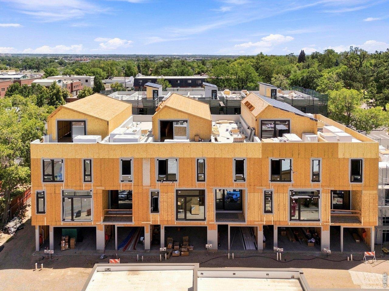 Property Photo 29 The larger B plan or Le Grand Soleil, sits tall with over 3,000 finished square feet, 2 car urban garage, 3 Bedrooms+ an office + a upper lounge or loft, private elevator and spacious rootop deck!