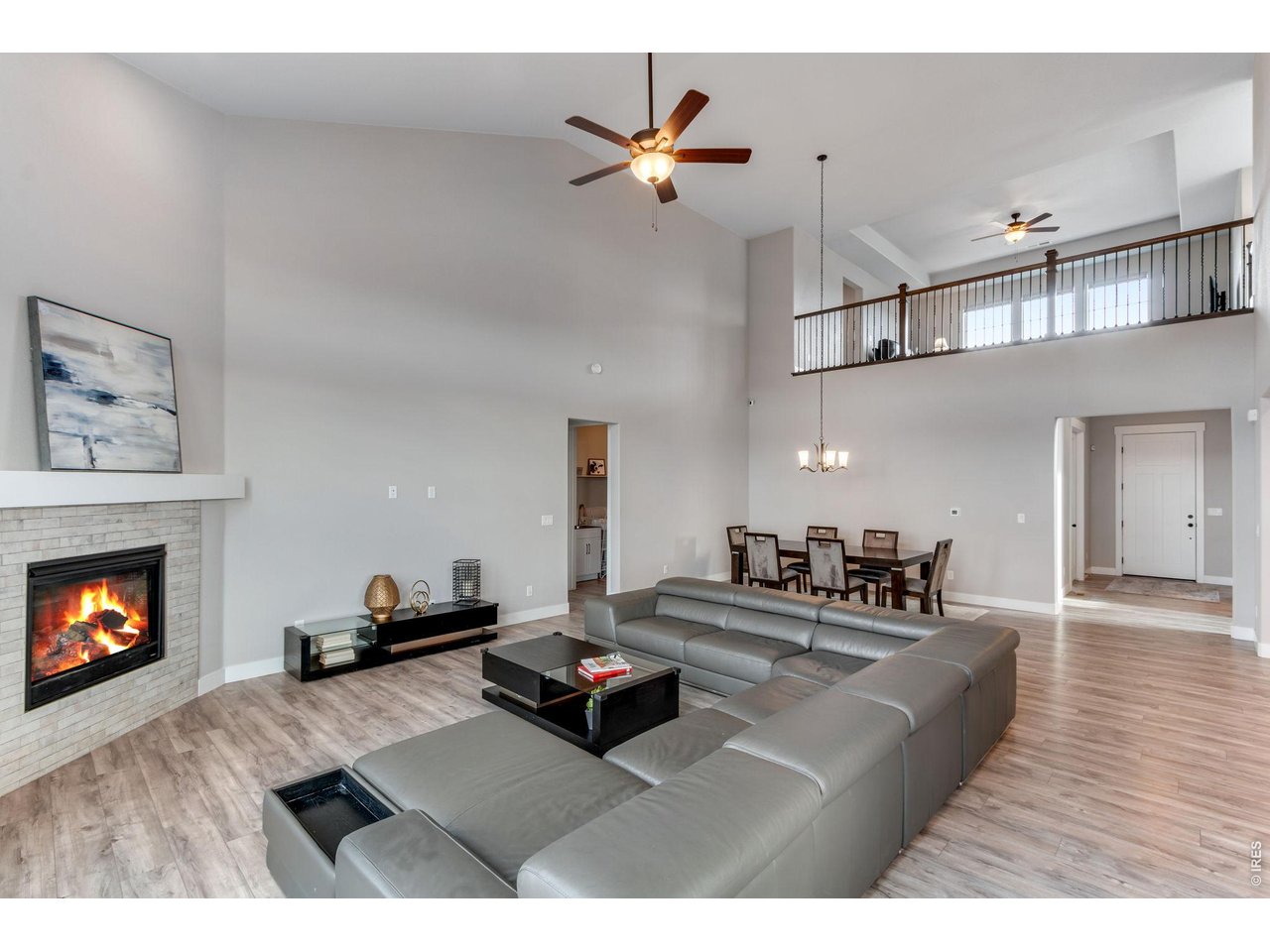 Property Photo 6 High Ceilings