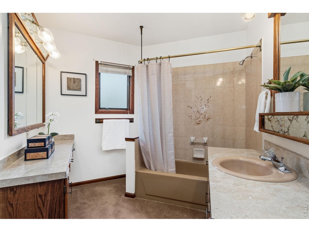 Property Photo 26 Primary Bathroom
