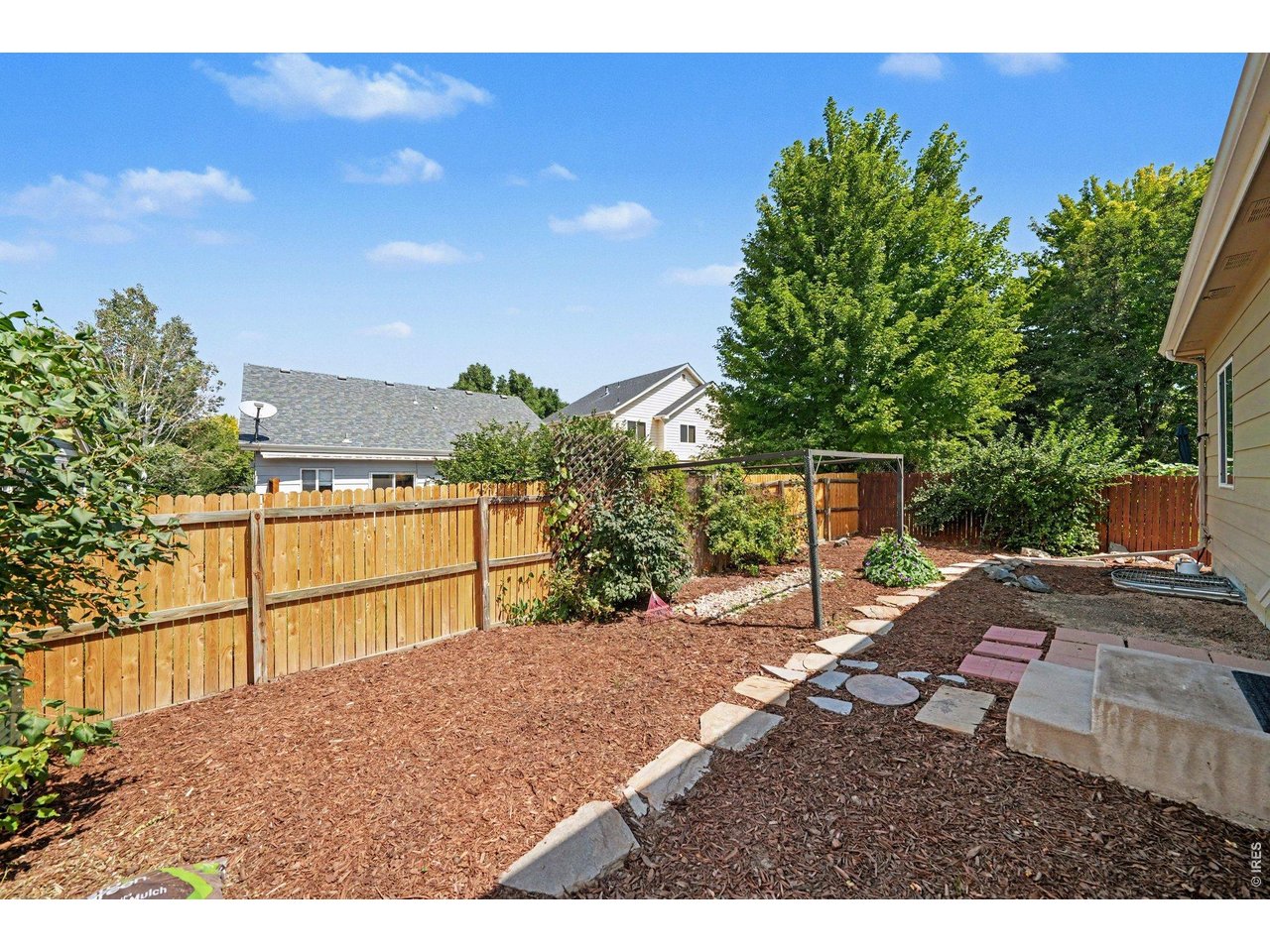 Property Photo 22 Spacious low maintenance backyard!