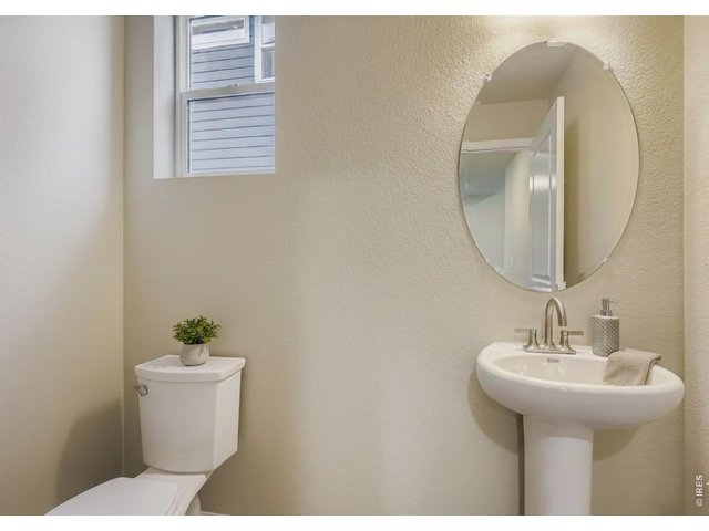 Property Photo 9 Powder Room