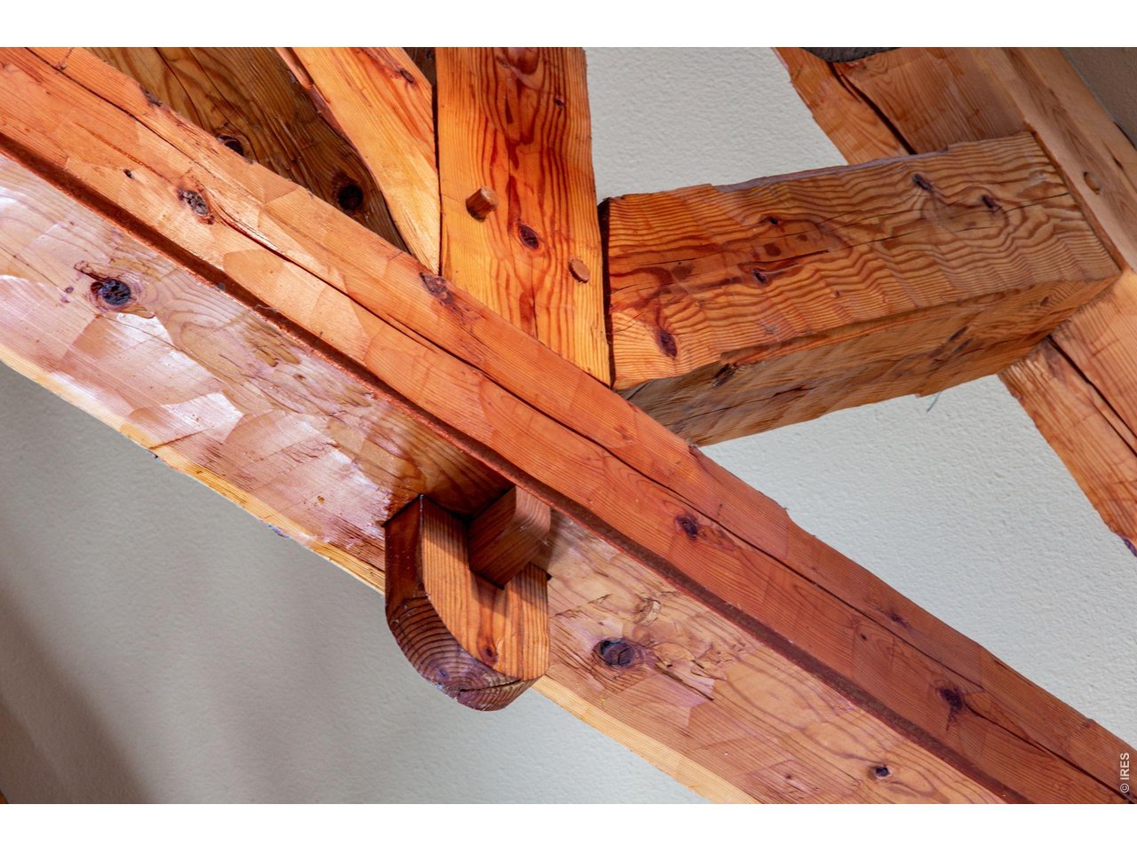 Property Photo 5 True Mortise and Tenon craftsmanship