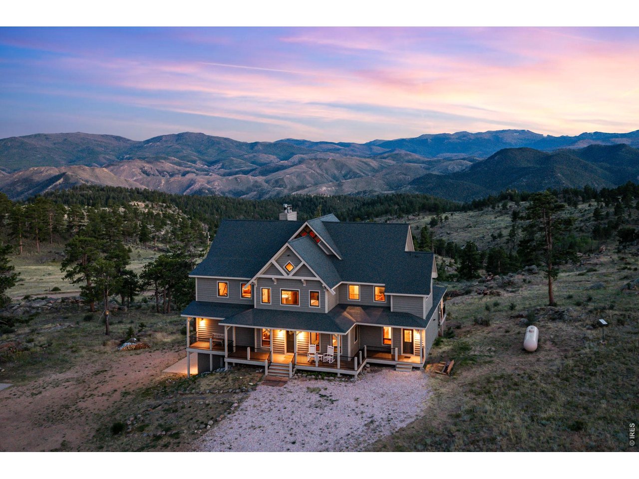 Property Photo 8 Turn-key option available for an additional $100K. Includes almost all furnishings, games, TVs, artwork and kitchenware. Sellers will provide a short list of non-negotiable items.