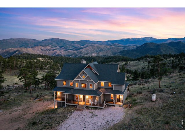 Property Photo 8 Turn-key option available for an additional $100K. Includes almost all furnishings, games, TVs, artwork and kitchenware. Sellers will provide a short list of non-negotiable items.