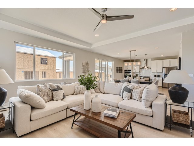 Property Photo 2 Tons of Natural Light
