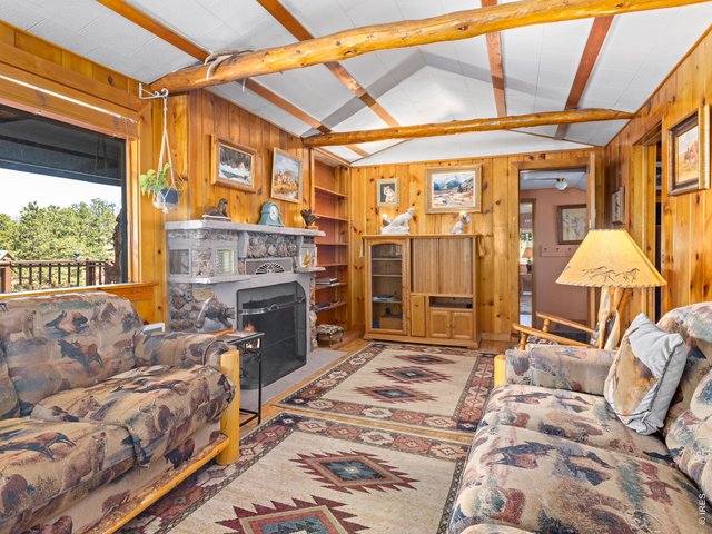 Property Photo 11 Vaulted living room