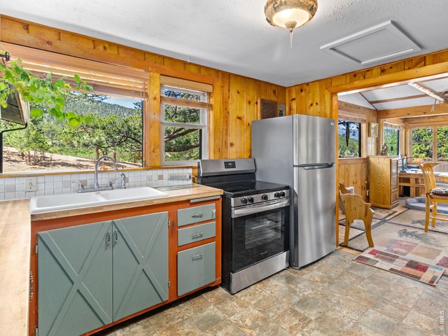 Property Photo 18 Newer appliances