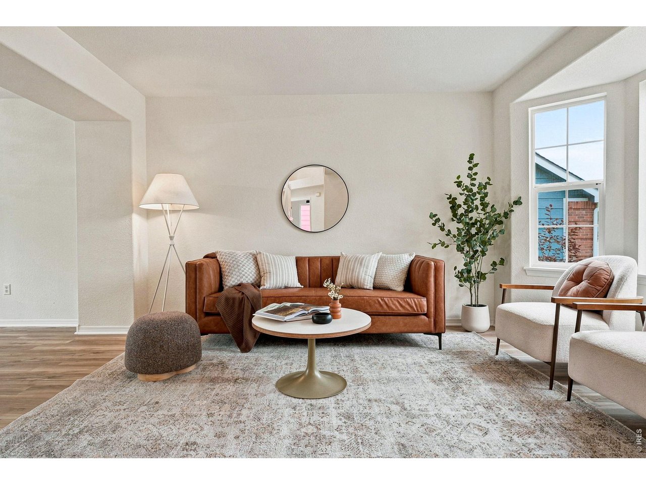 Property Photo 4 Living Room