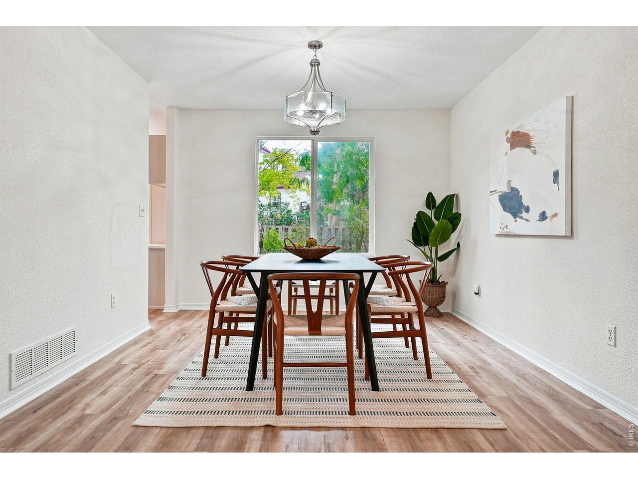 Property Photo 5 Dining Room