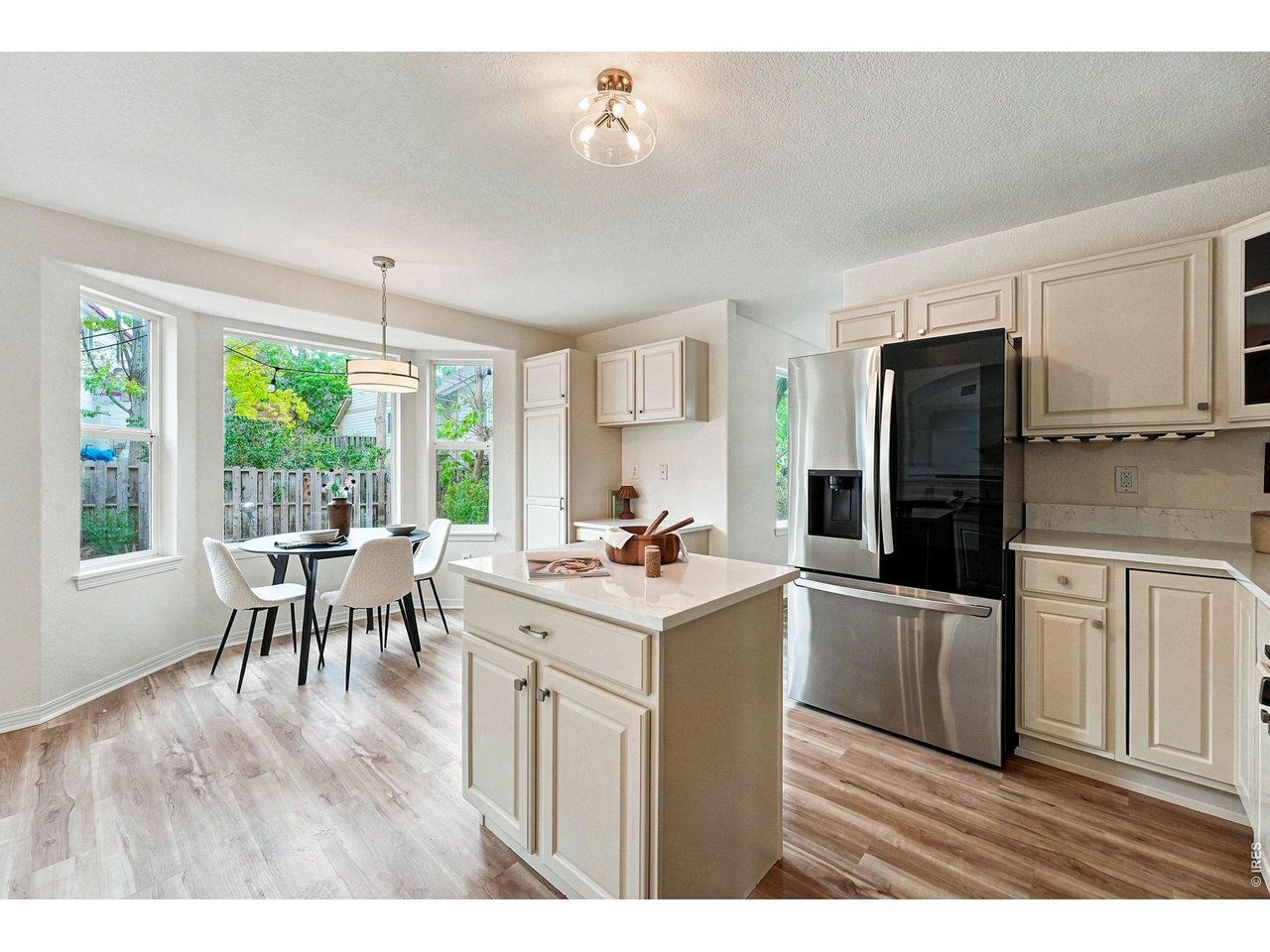 Property Photo 10 Seating in Kitchen with Views to Yard
