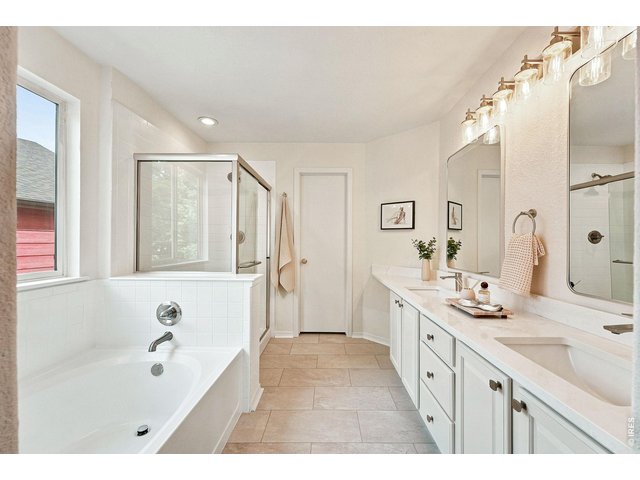 Property Photo 22 Primary Bath