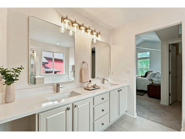 Property Photo 23 Primary Bath