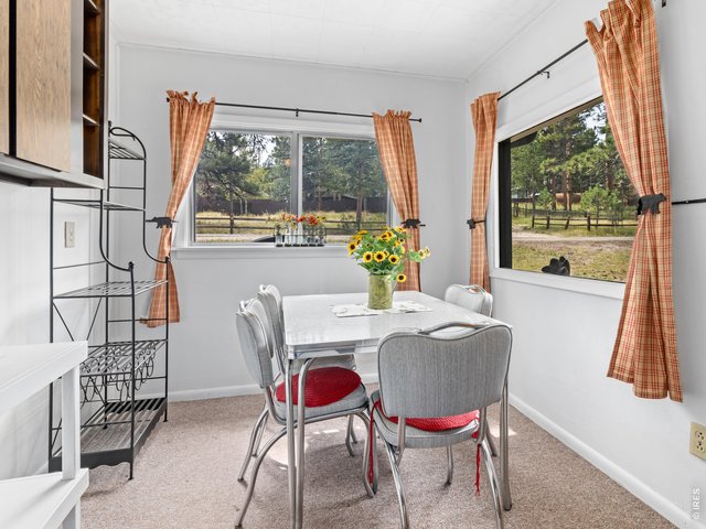 Property Photo 9 Dining area