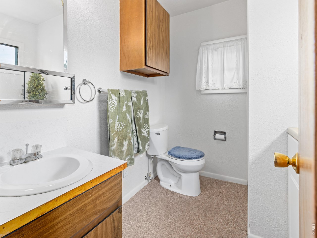 Property Photo 18 Full Bathroom