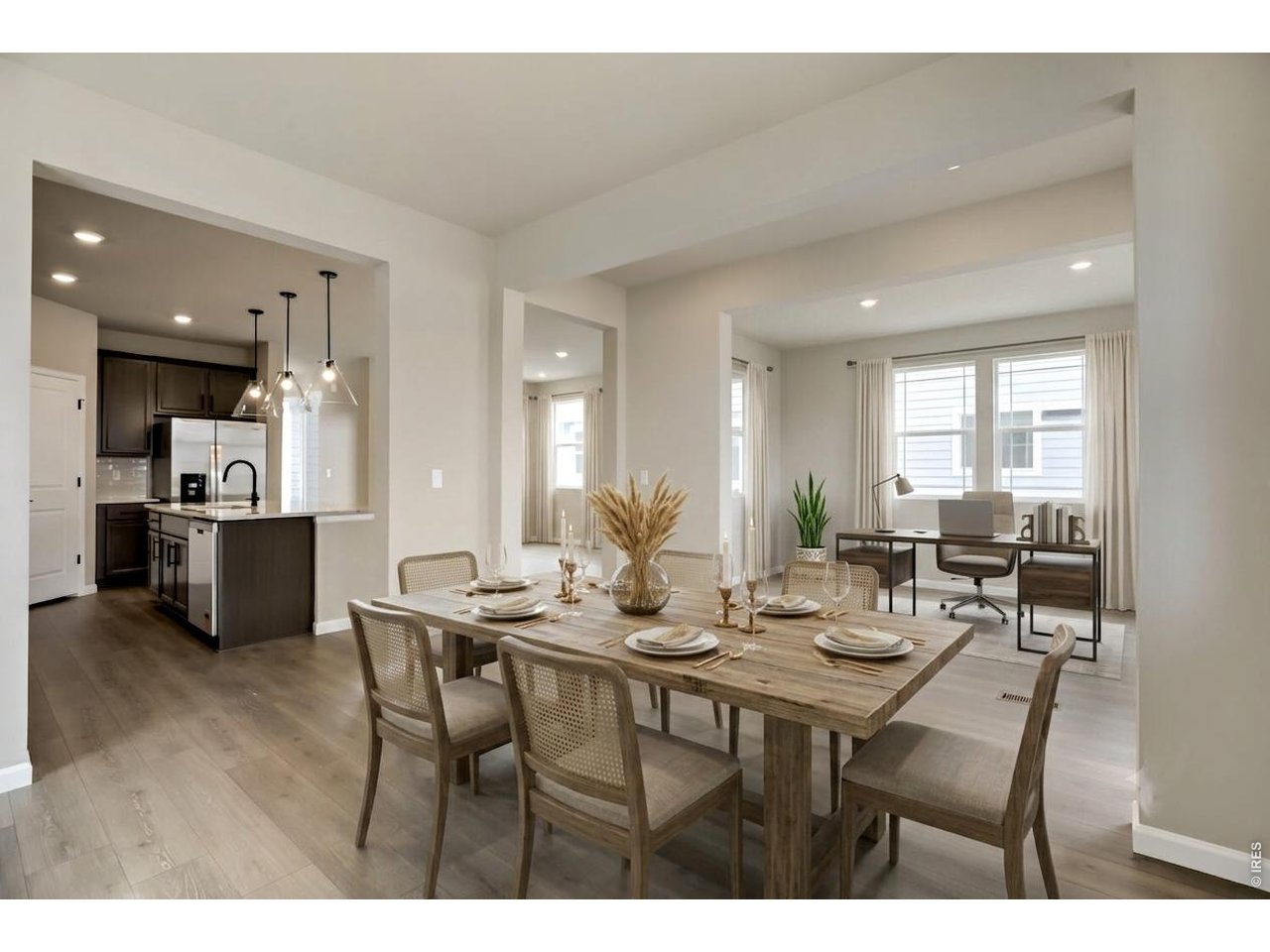 Property Photo 3 Open floor plan