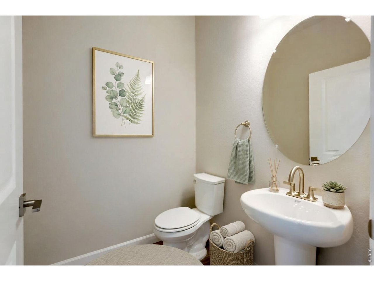 Property Photo 7 Half bathroom on the main level